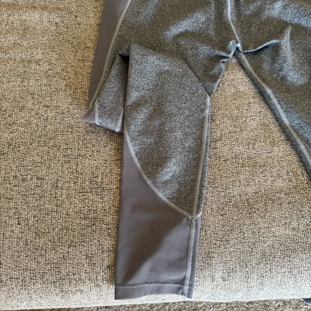 Gymshark Heather Gray Leggings - Picture 8 of 8